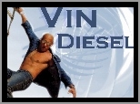 niebieski strój, Vin Diesel, okulary